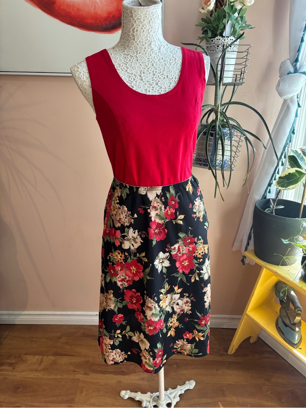 Vintage Black Floral Midi Skirt with Red & Cream Blooms - Picture 4 of 11